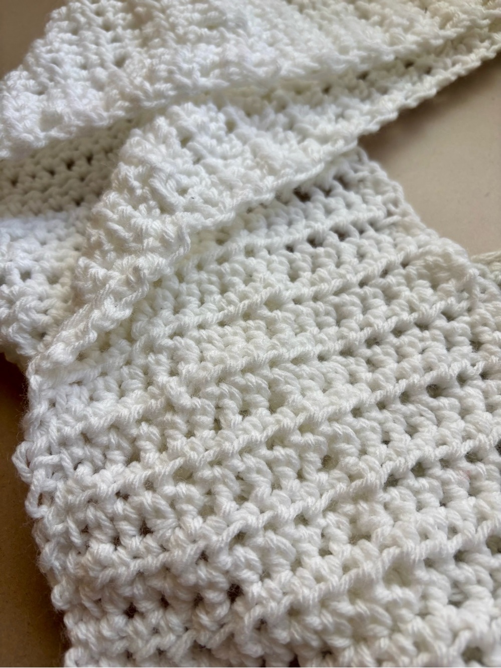 Men’s or Women’s White Crochet Scarf Handmade Craft - Picture 2 of 3